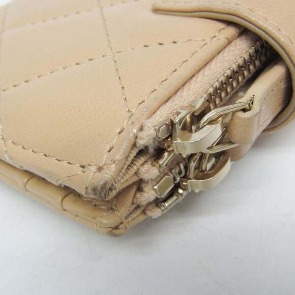 CHANEL Cream Leather Wallet